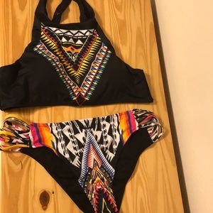 Halter top 2-piece swim suit